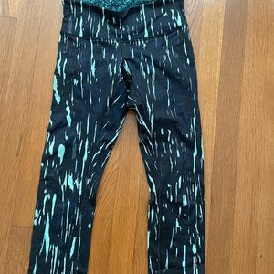 Never Worn Size 4 Lululemon Cropped Tights